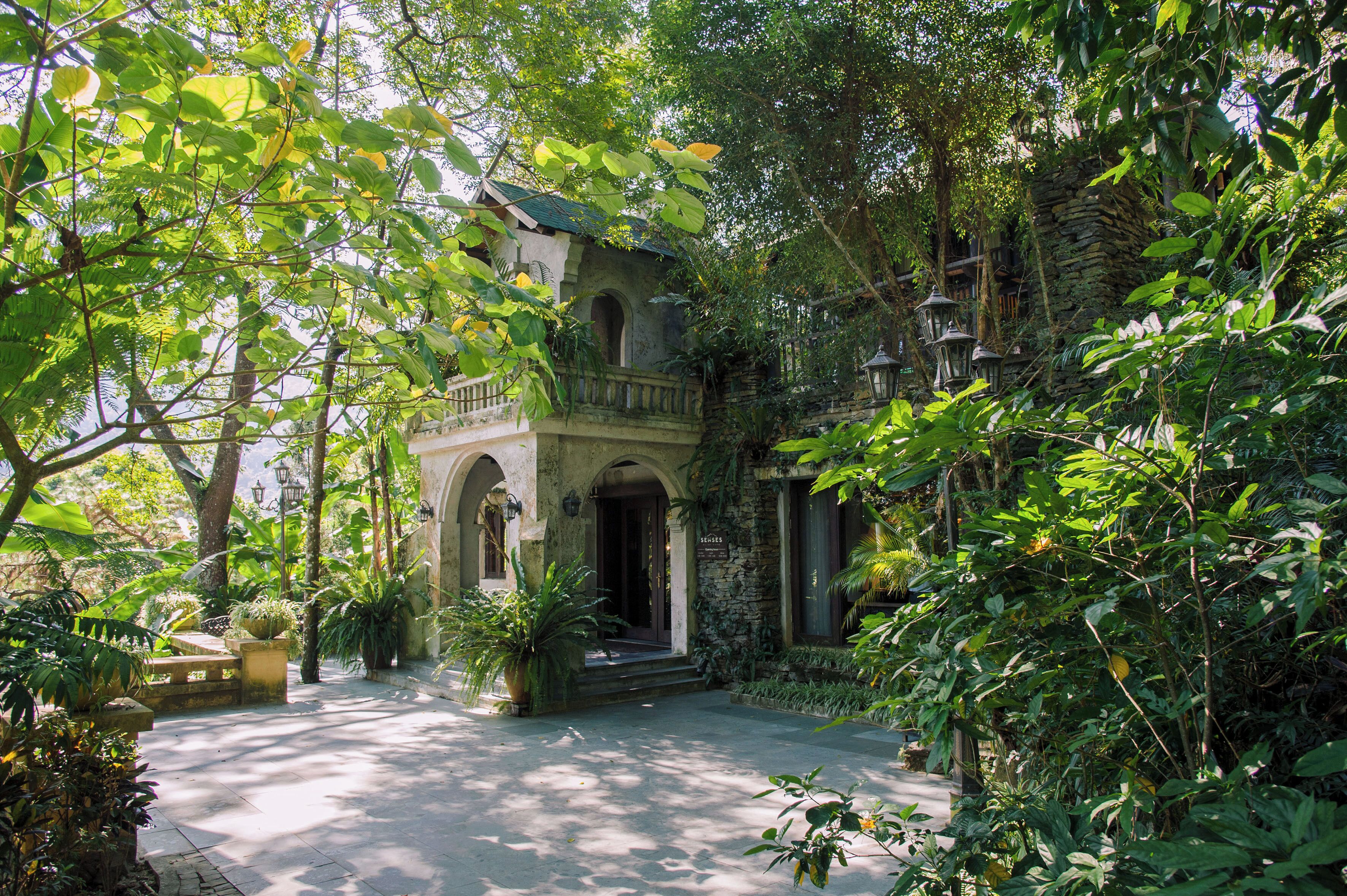 2 restauranter, frokost, lunsj og middag serveres, internasjonale retter