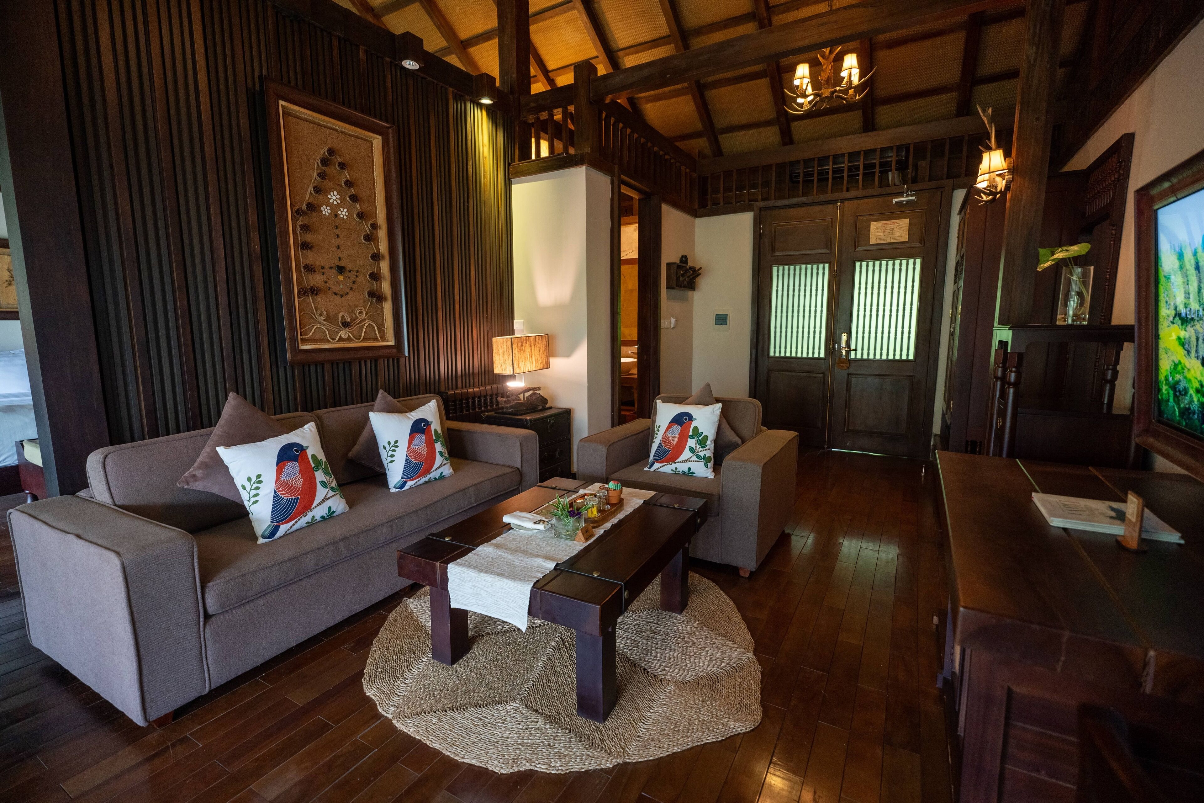 suite | living area | ipod dock