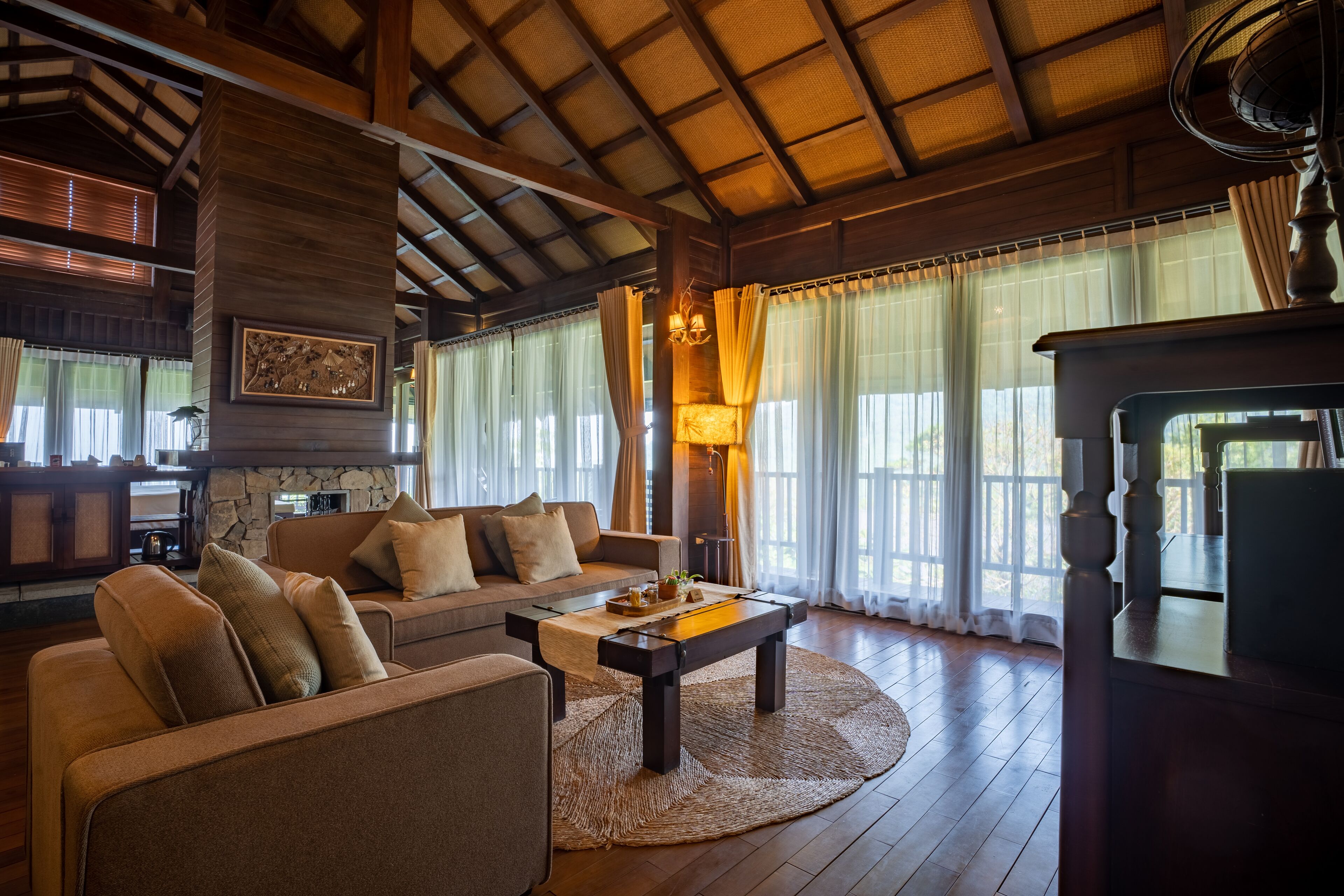 grand suite | living area | ipod dock