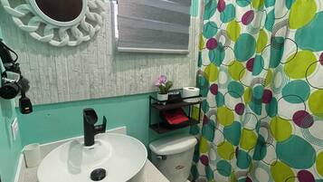 Regadera, regadera tipo lluvia, amenidades de baño gratuitas