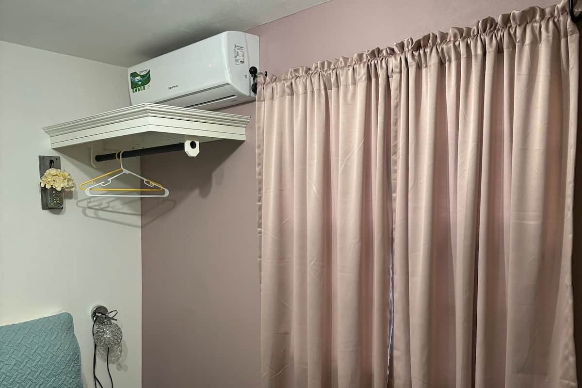Basic Apartment, 1 Double Bed | 1 bedroom, desk, blackout drapes, iron/ironing board