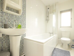 Bathroom - Victoria House (Hull)