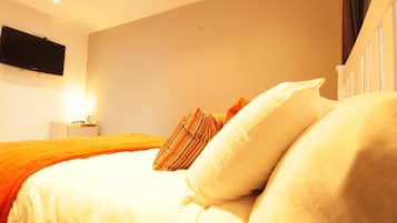 Habitación, baño privado (Victoria House) | Tabla de planchar con plancha, wifi gratis y ropa de cama