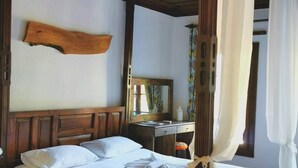 Traditional Double Room | WiFi (free), bed sheets - Selanik Pansiyon (Selçuk)