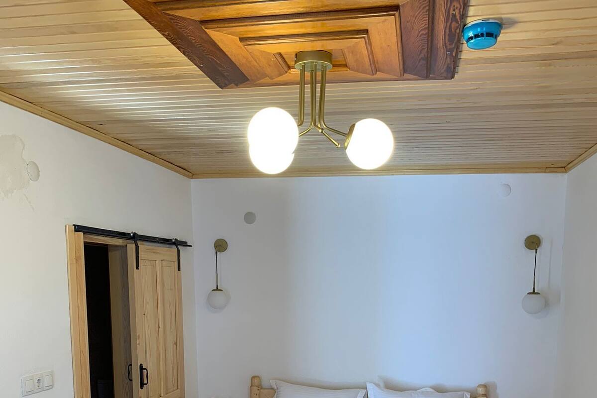 Traditional Room | WiFi (free), bed sheets