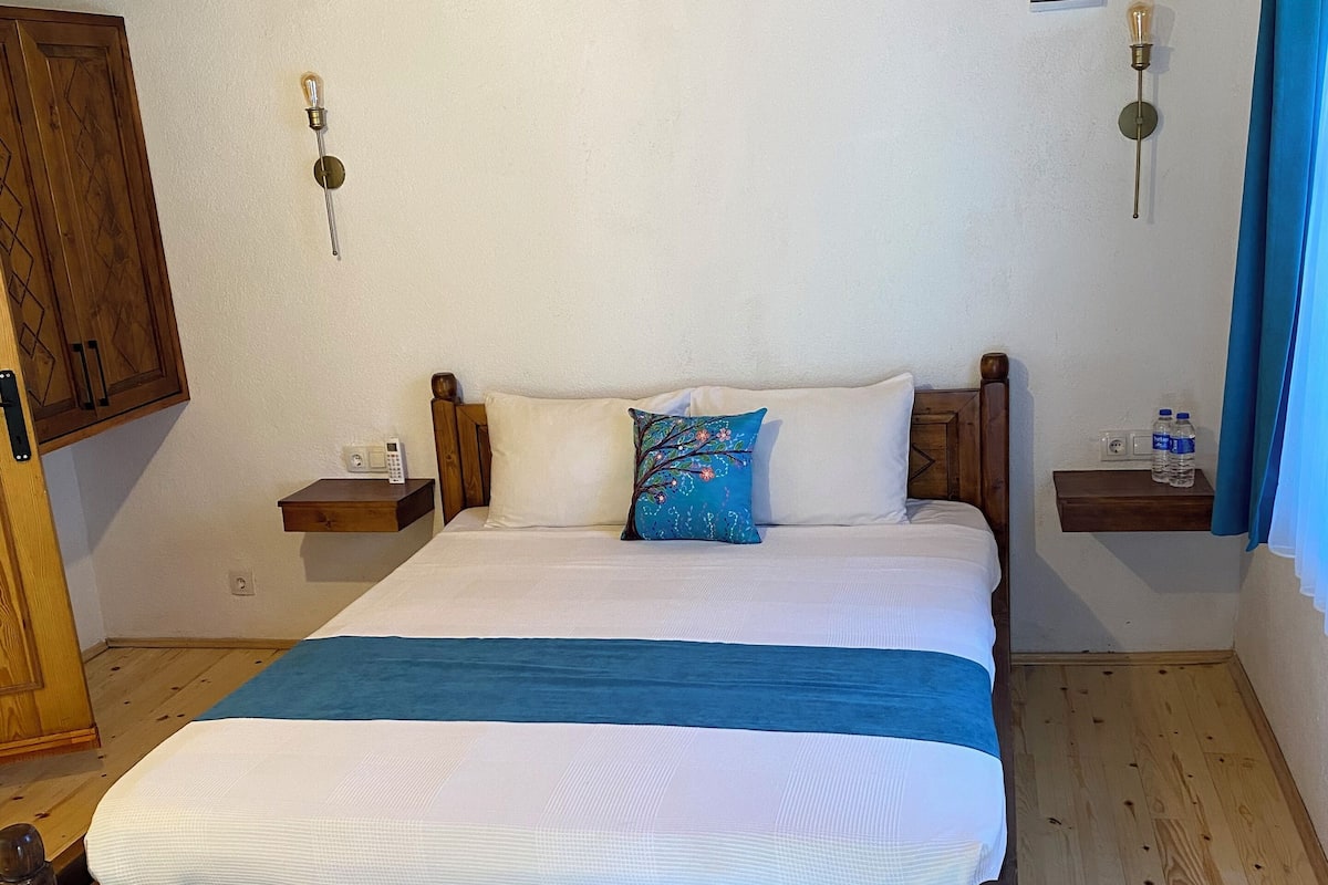 Family Quadruple Room | Free WiFi, bed sheets