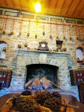 Fireplace - Selanik Pansiyon (Selçuk)