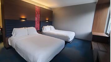 Seprai premium, brankas, meja kerja, dan ruang kerja ramah laptop