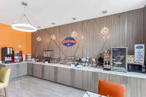 Café da manhã continental grátis todos os dias