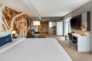 Premium bedding, in-room safe, desk, laptop workspace - Cambria Hotel West Orange (West Orange)