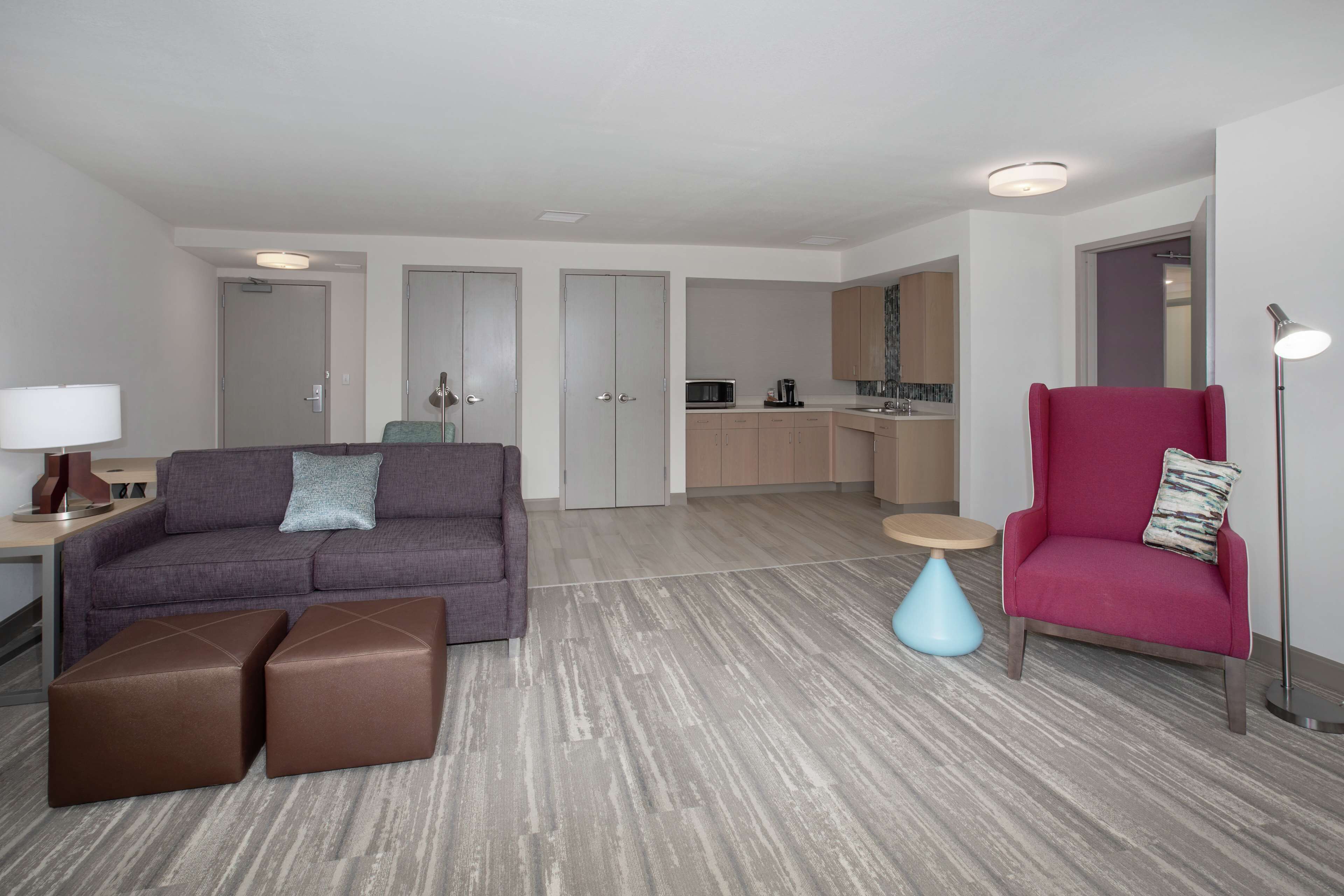 40-inch flat-screen tv with premium tv channels, tv