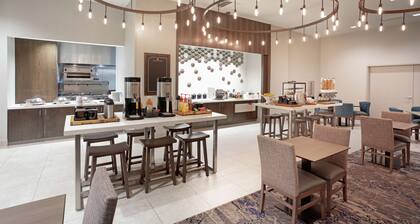 Hilton Garden Inn Omaha Aksarben Village