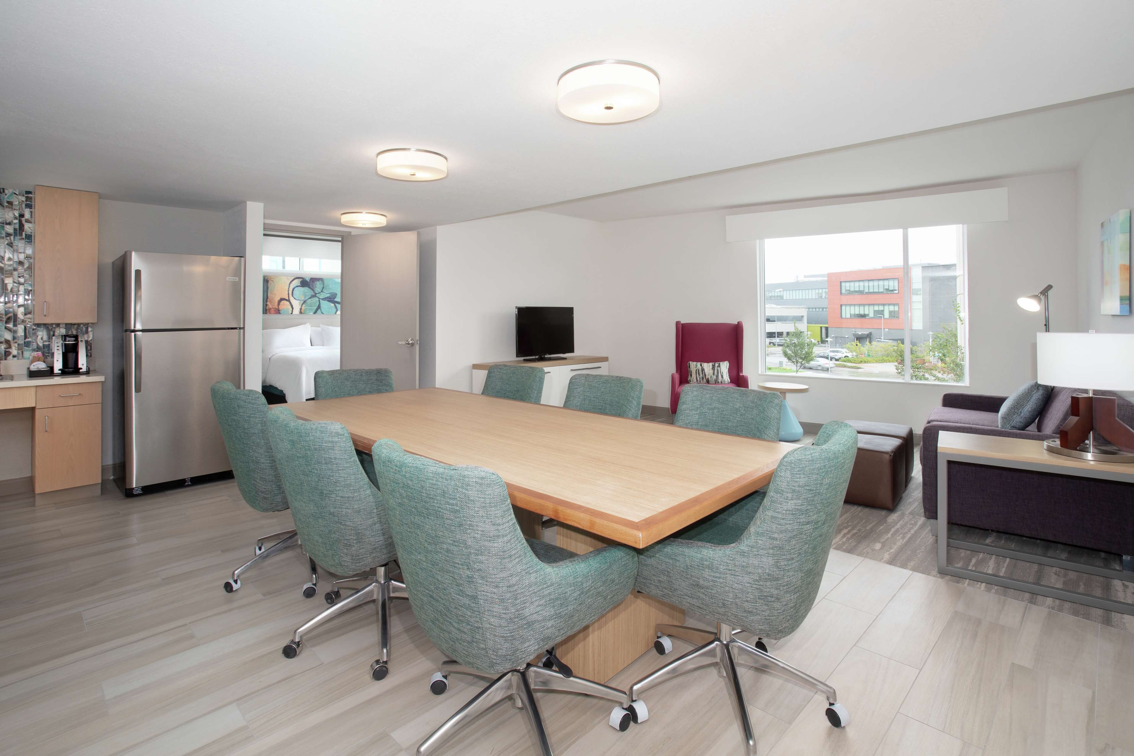 suite, 1 bedroom, accessible | living area | 40-inch flat-screen tv with premium tv channels, tv