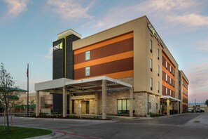 Exterior - Home2 Suites by Hilton Fort Collins (Fort Collins)