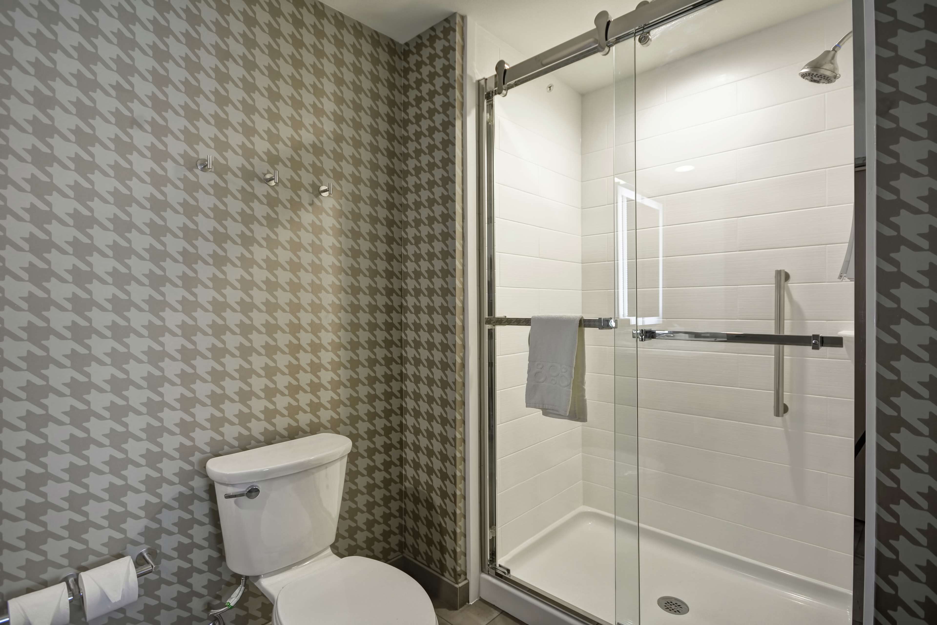 suite, 1 bedroom, non smoking | bathroom | shower, free toiletries, hair dryer, towels