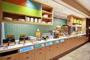Free daily buffet breakfast  - Home2 Suites by Hilton Victorville (Victorville)