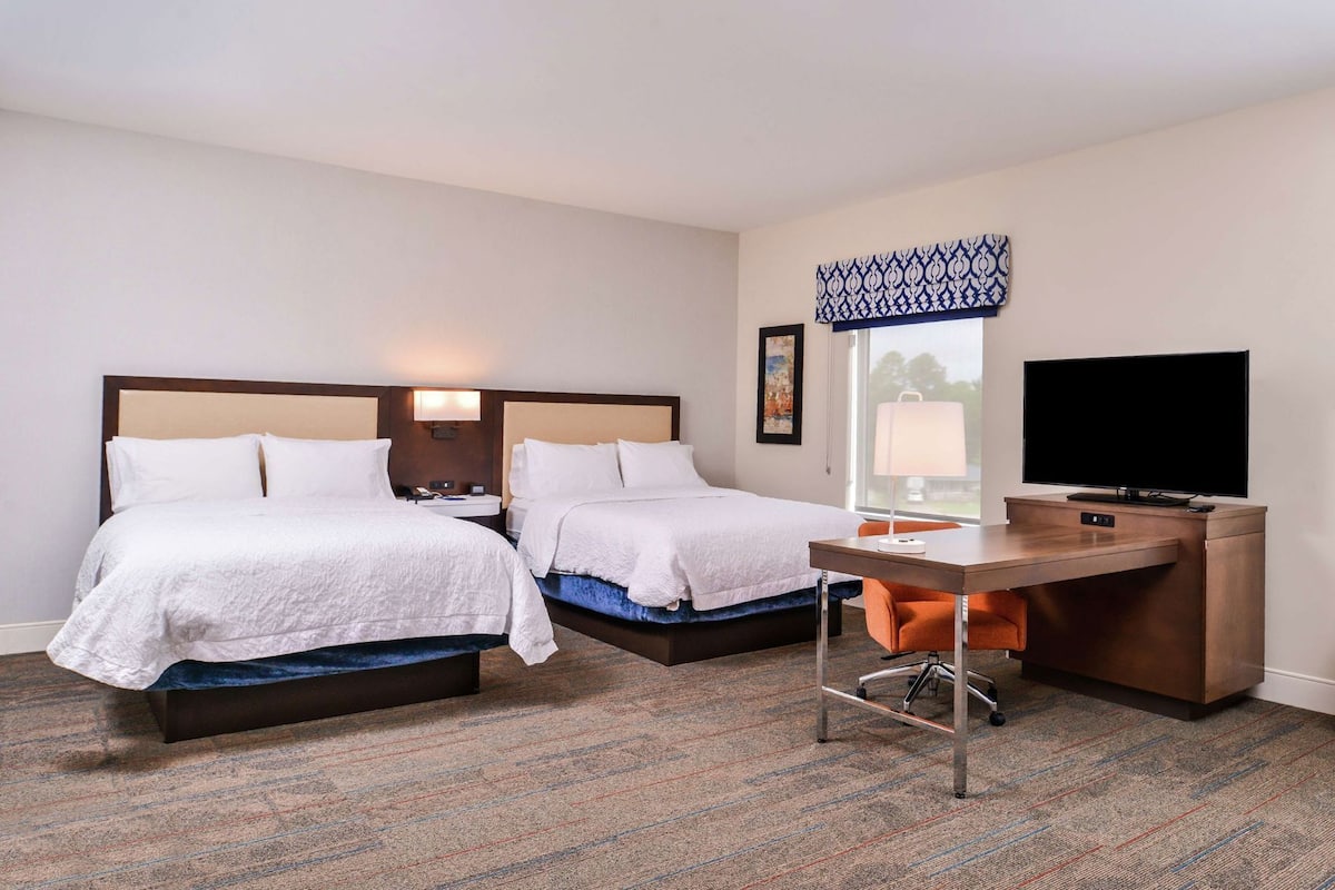 In-room safe, desk, laptop workspace, blackout drapes