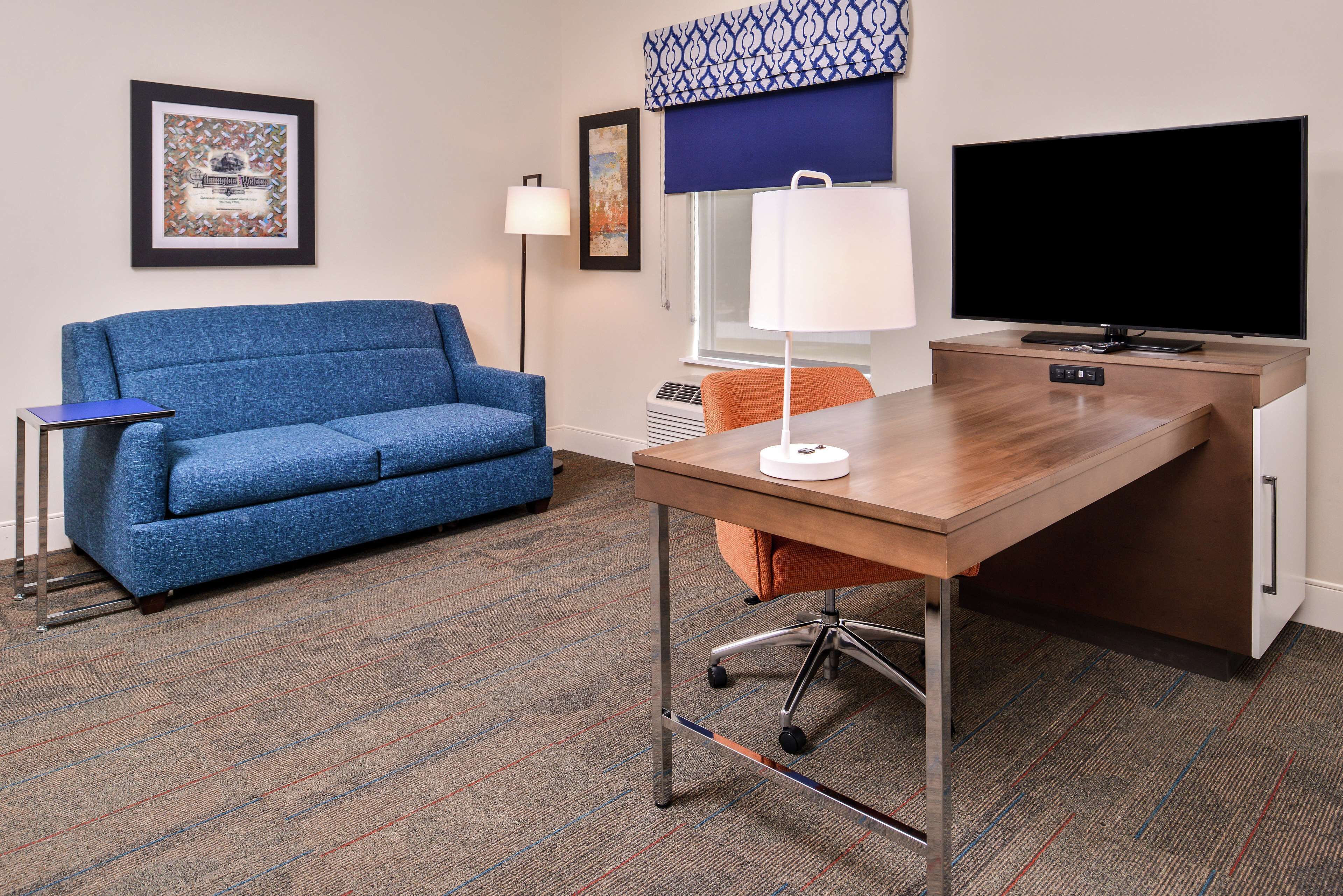 in-room safe, desk, laptop workspace, blackout curtains