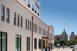 Exterior - Tru By Hilton San Antonio Downtown Riverwalk (San Antonio)