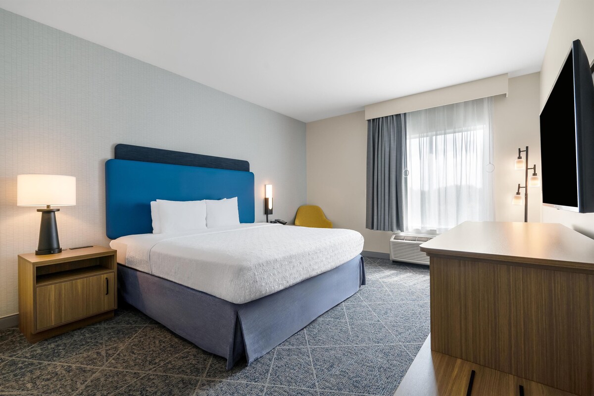 In-room safe, desk, laptop workspace, blackout curtains