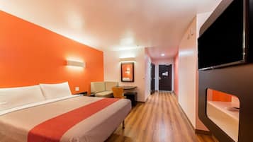 Bureau, fer et planche Ă repasser, Wi-Fi gratuit, draps fournis