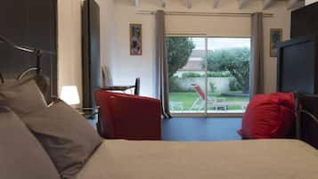 Deluxe Double Room, Private Bathroom (Vallespir) | WiFi