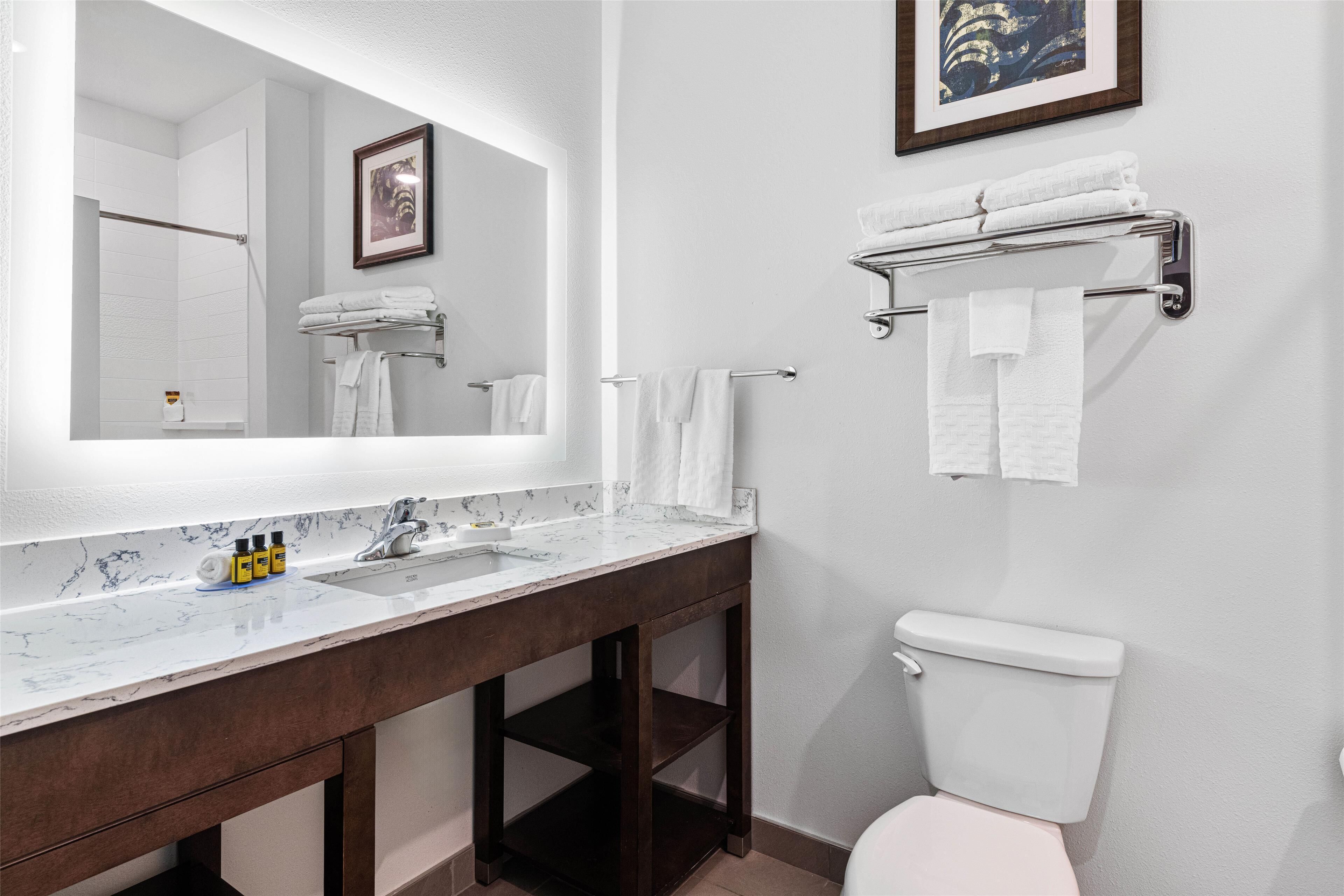 standard room, 2 queen beds, non smoking | bathroom | rainfall showerhead, free toiletries, hair dryer, towels