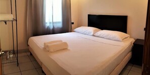 Design House, 2 Bedrooms | 2 bedrooms, cots/infant beds
