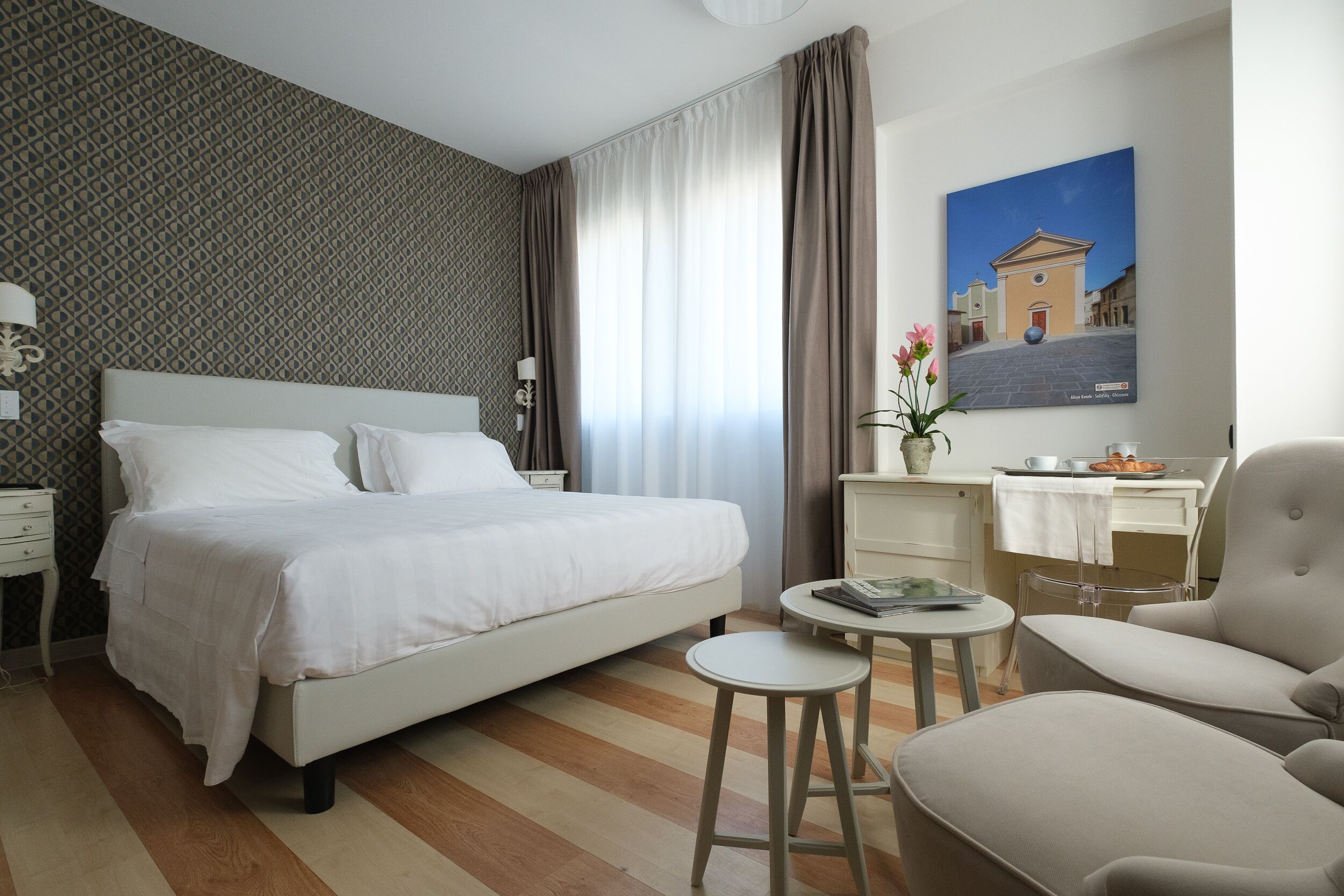 Habitación superior, 1 cama King size | Minibar, escritorio y wifi gratis 