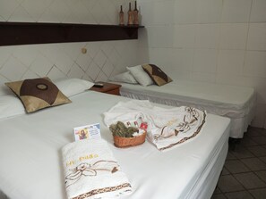 Standard triple room - 1 double bed and 1 single bed - Hotel Pilão (São Luís)