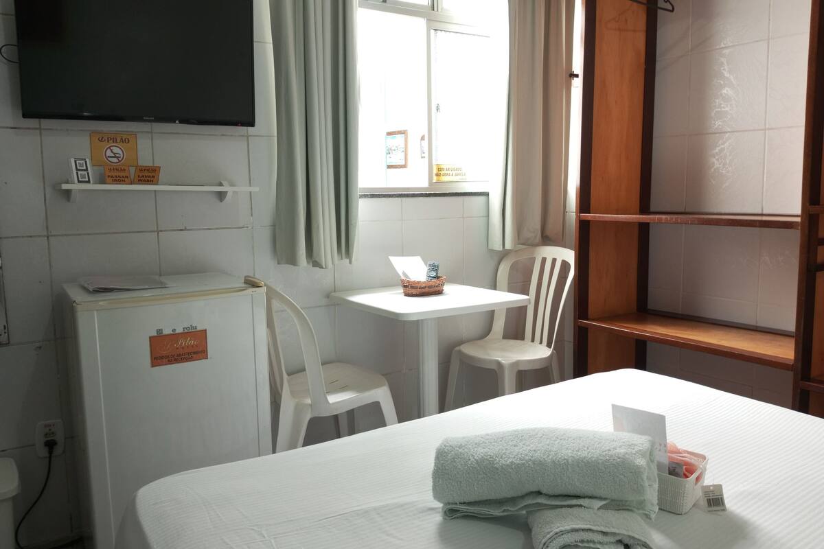Standard trippelrum | 1 sovrum, minibar, individuell inredning och skrivbord