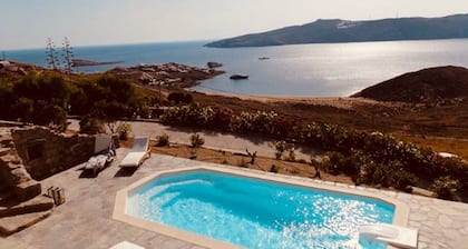 Zeus Seafront Villa