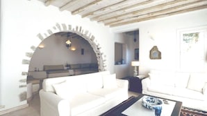 Unclassified image, 2 of 22, button - Zeus Seafront Villa (Mykonos)