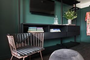 Egyptian cotton sheets, premium bedding, free cribs/infant beds - RSVP Hotel (Bozeman)