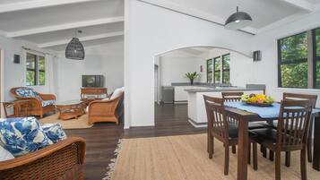 Panoramic Villa, 2 Bedrooms, Pool View | Living area