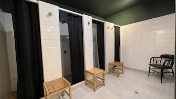 Huk Shared Mixed Dormitory, (12 beds) | Bathroom | Shower, rainfall showerhead, heated floors, towels