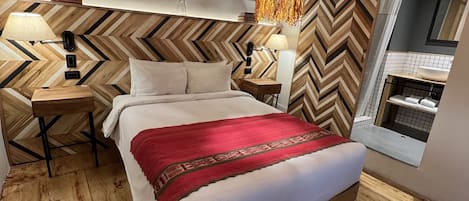 Double Room, 1 Bedroom (Q'ENTE) | Hypo-allergenic bedding, down comforters, individually decorated