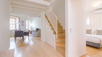 Dupleks Deluks, 2 kamar tidur, balkon, lantai mezzanine (11) | Pemandangan dari kamar