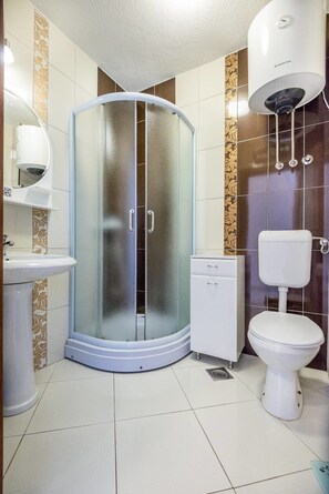 Apartment, 2 Schlafzimmer, Balkon, Meerblick | Badezimmer