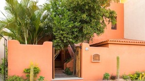 Unclassified image, 5 of 13, button - FN376-Loreto Bay-Luxury Mexican Villa (Loreto)
