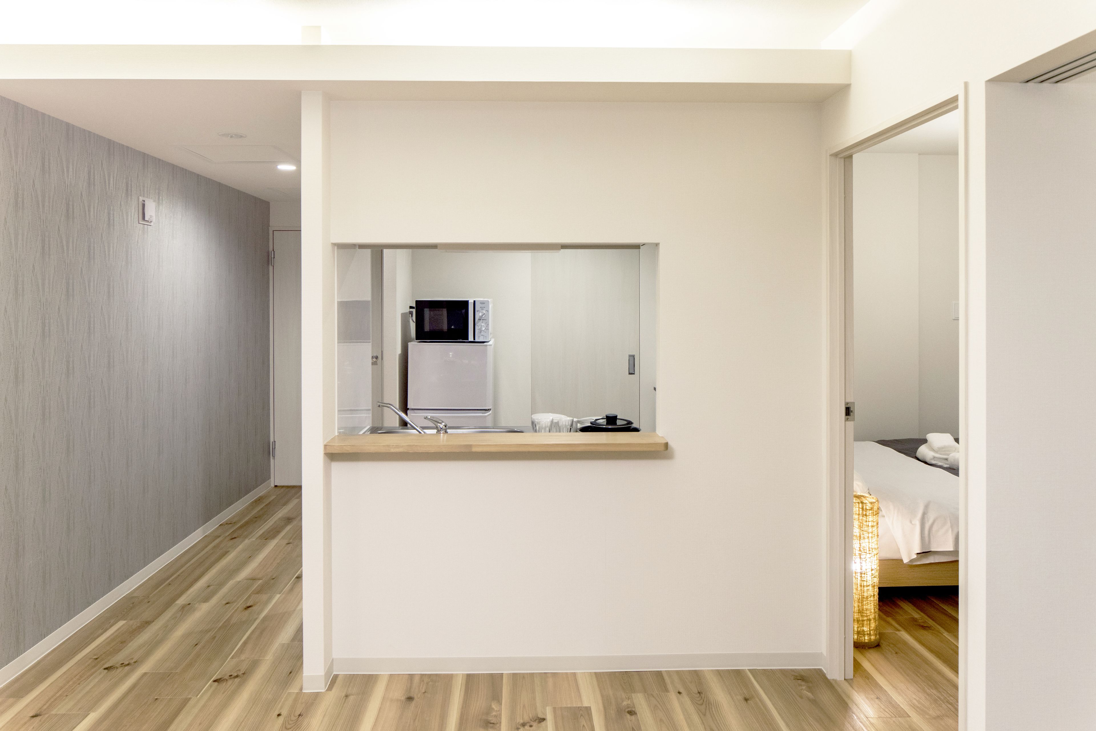   冰箱、微波炉、炉灶、厨具/餐具