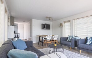 TV - Gorgeous ship in Aalsmeer with house sea view (Aalsmeer)