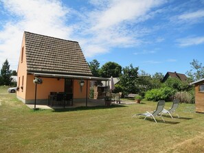 Unclassified image, 2 of 12, button