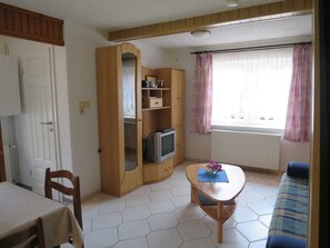 Unclassified image, 5 of 12, button