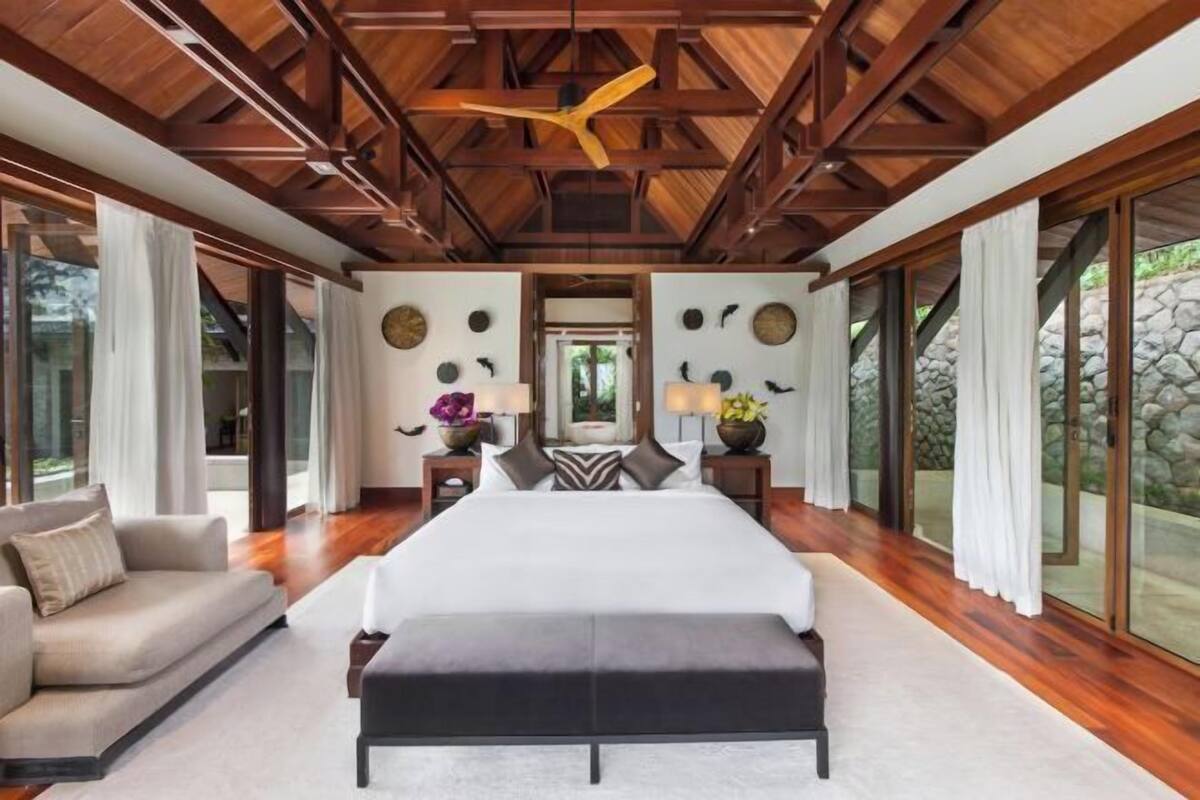 1 bedroom, in-room safe, individually decorated, individually furnished