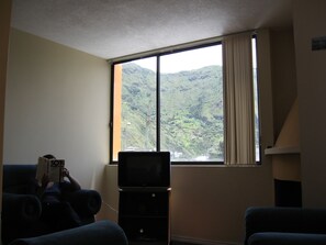 Comfort Apartment, 2 Bedrooms | Desk, free WiFi, bed sheets - Mayra's Spanish School (Baños de Agua Santa)