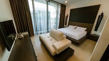 1 bedroom, in-room safe, desk, rollaway beds