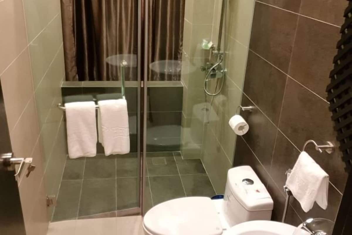Free toiletries, hair dryer, bathrobes, slippers