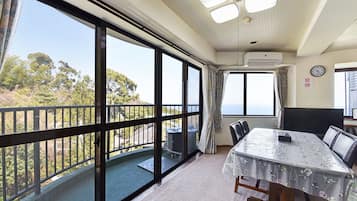 Room in main building (A-5/A-4/B-5/B-4/A-6) - Main Building Guest Room 4-5F | Free WiFi