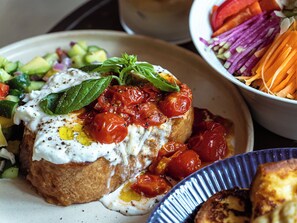 Se ofrece un desayuno a la carta todos los días (por un coste adicional)